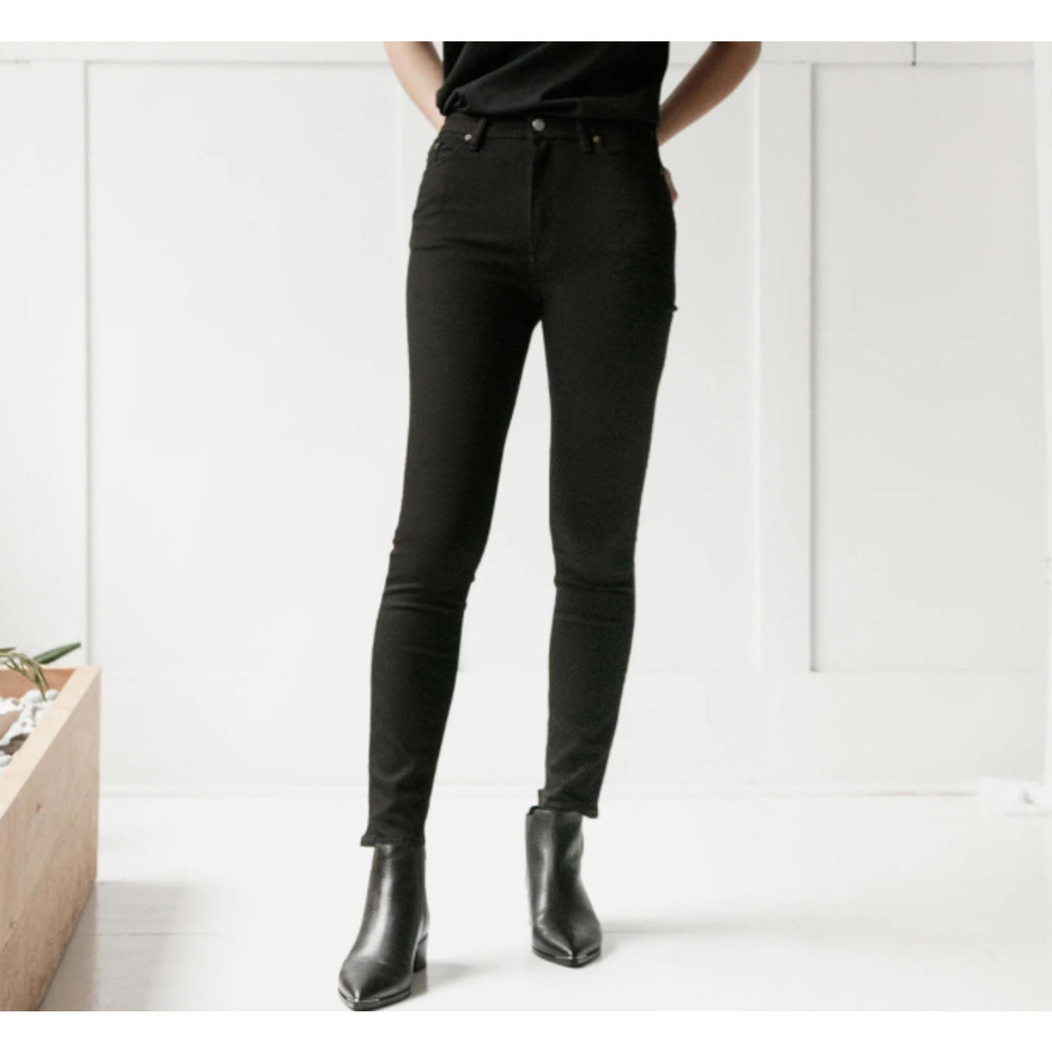 Acne Studios Black Low Rise Skinny Jeans Sz 26